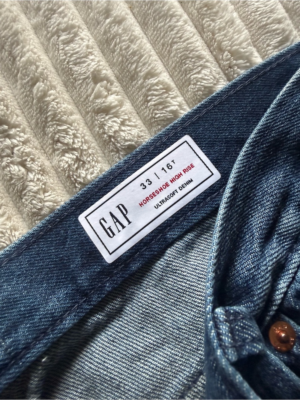 GAP Horseshoe High Rise Womens Jeans - size 16